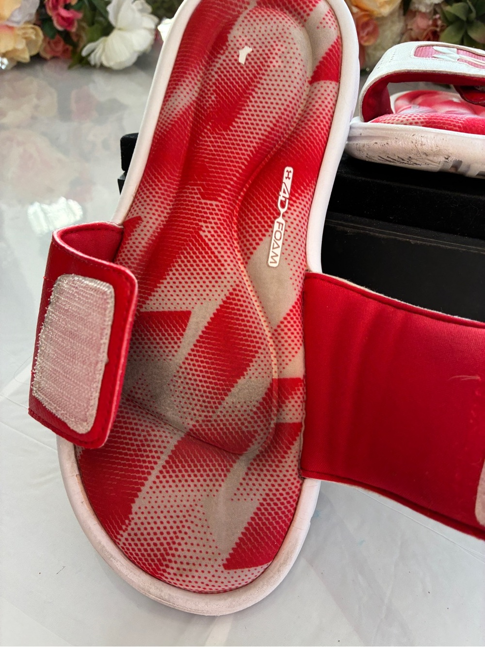 Under Armour Women’s Ignite VIII 4D Foam Red White Adjustable Slide Sandals - Picture 10 of 16